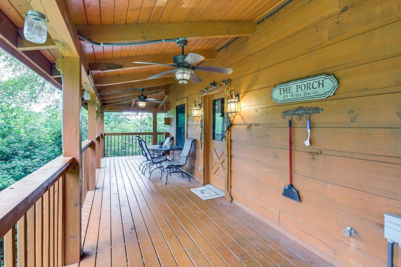 Sevierville Cabin With Wraparound Deck And Lake Access Εξωτερικό φωτογραφία