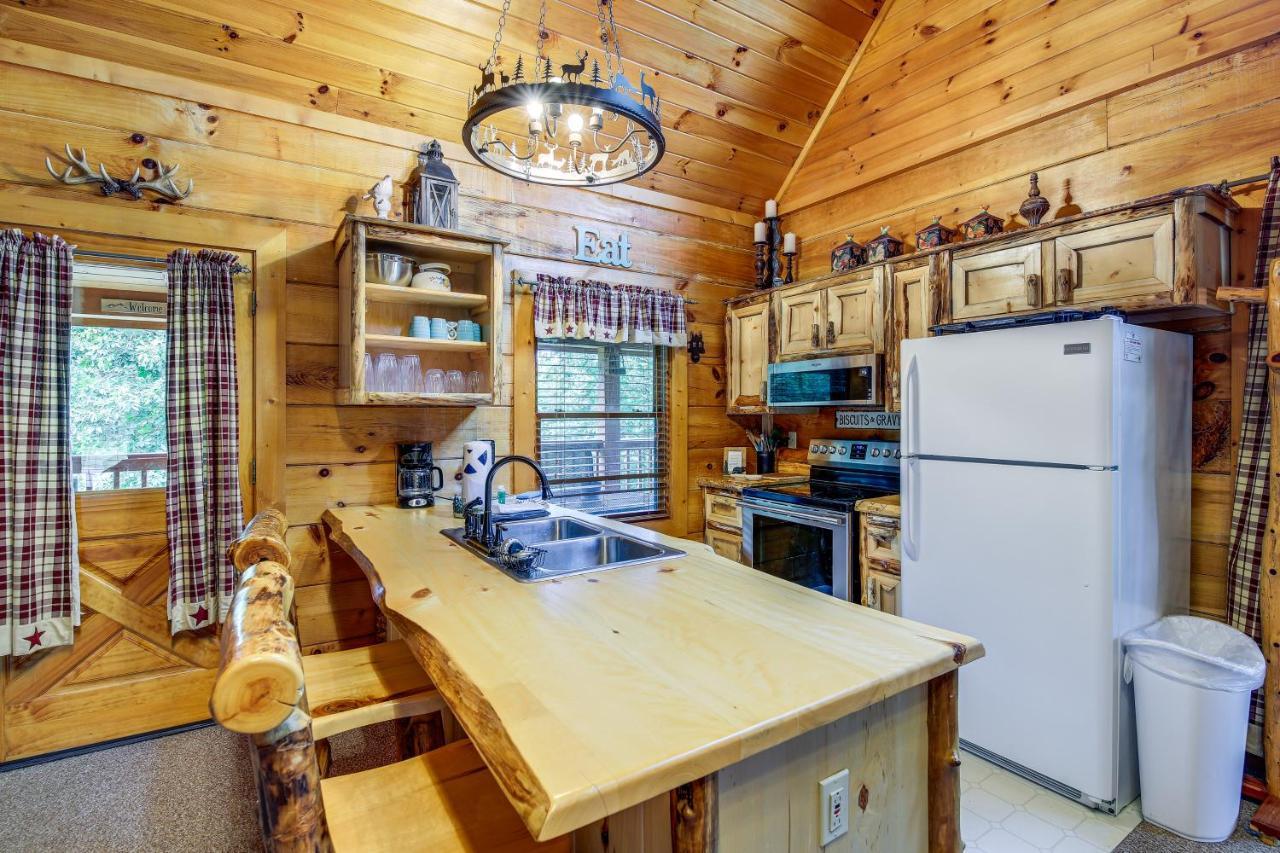 Sevierville Cabin With Wraparound Deck And Lake Access Εξωτερικό φωτογραφία