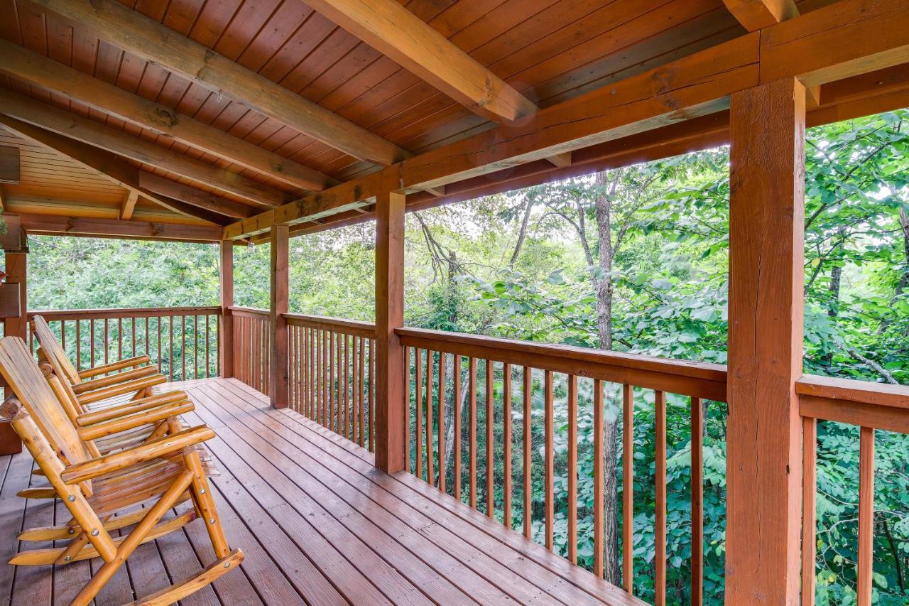 Sevierville Cabin With Wraparound Deck And Lake Access Εξωτερικό φωτογραφία