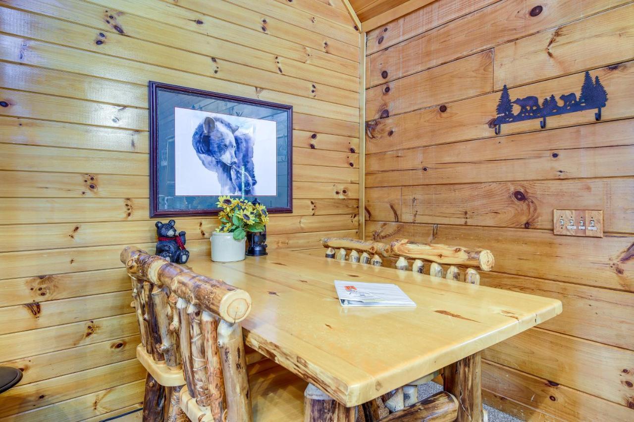 Sevierville Cabin With Wraparound Deck And Lake Access Εξωτερικό φωτογραφία