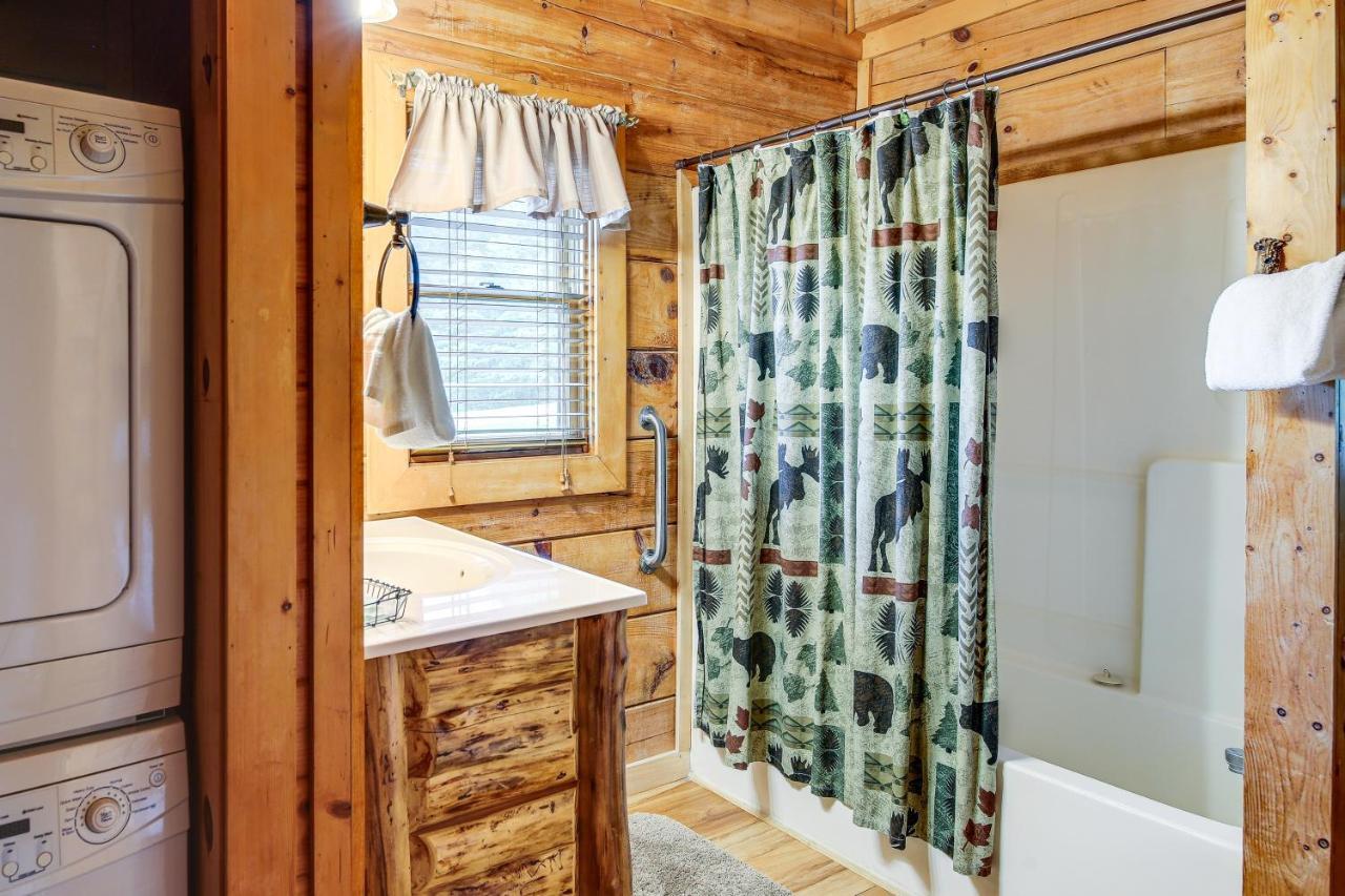 Sevierville Cabin With Wraparound Deck And Lake Access Εξωτερικό φωτογραφία
